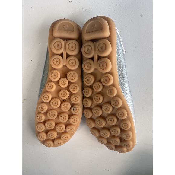 Venus Celia Women's Silver Comfort Leather Moccasins Size 11 - Picture 7 of 7